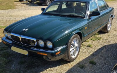 JAGUAR  XJ (X300)